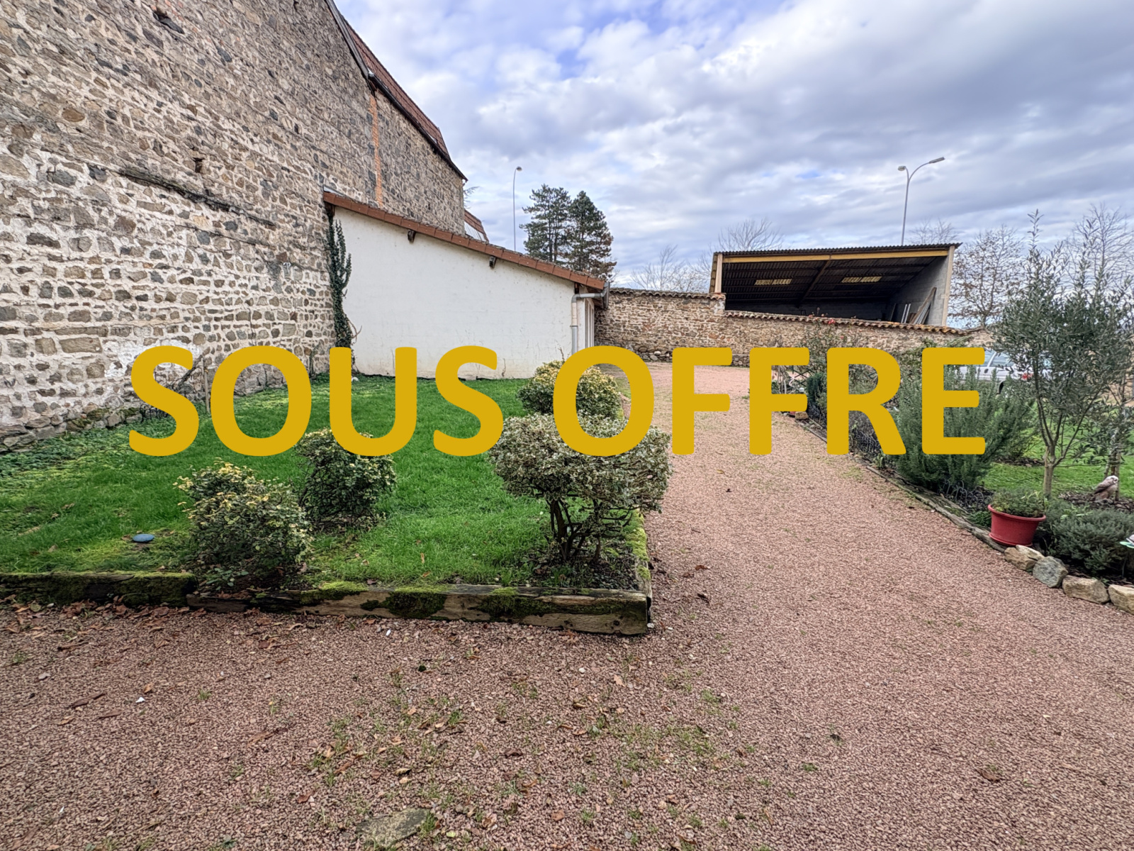 Appartement 3 pièces 90 m² · à St Symphorien de Lay · 90 m² · 80 000 €